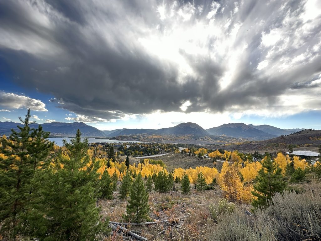 leaf peeping dillon co fall colors oro trail loop views of lake dillon